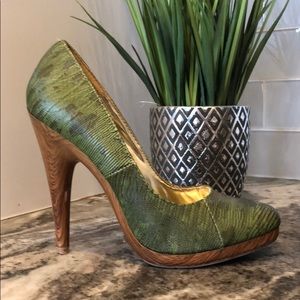 Qupid Heels Size 6.5